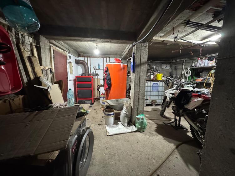 Casă cu 10 camere cu Canalizare în Exterior Vest