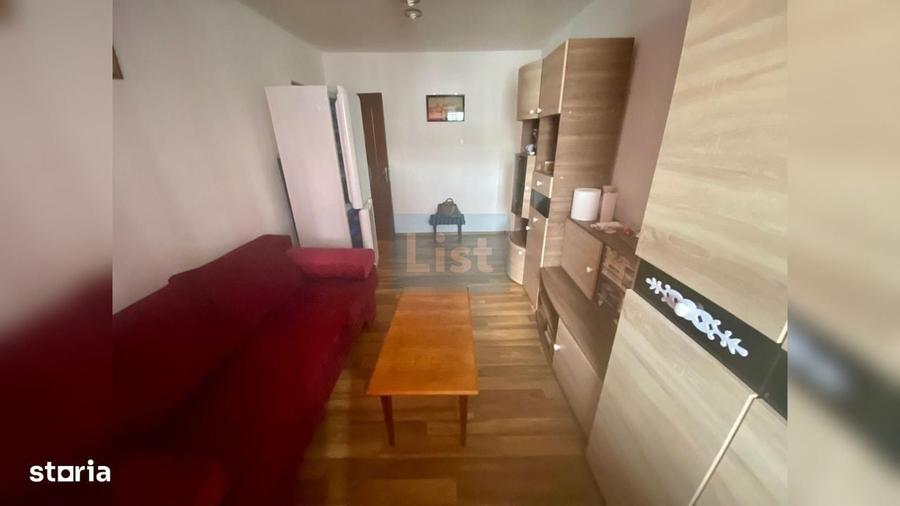 Apartament cu 3 camere semidecomandat în Central