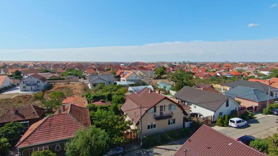 Casă individuală cu 7 camere cu Teren 771 Mp în Sântandrei