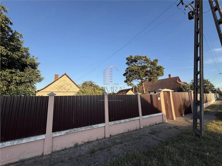 Casă cu Teren 4600 Mp în Periferie