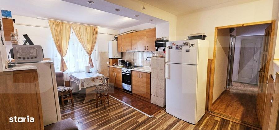Apartament de vanzare, cu 3 camere, decomandat, 68mp, parter inalt - 8
