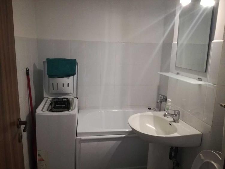 Apartament cu 2 camere decomandat în Podu Roș