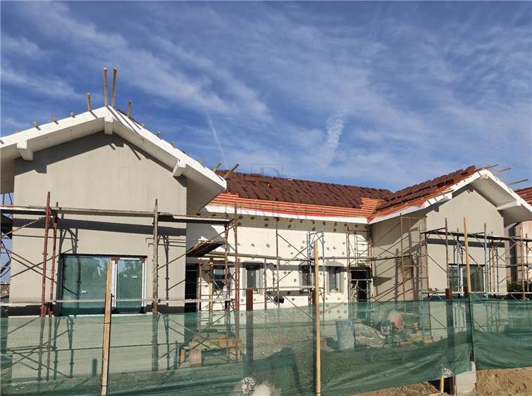Duplex cu 3 camere cu Canalizare în Moșnița Nouă