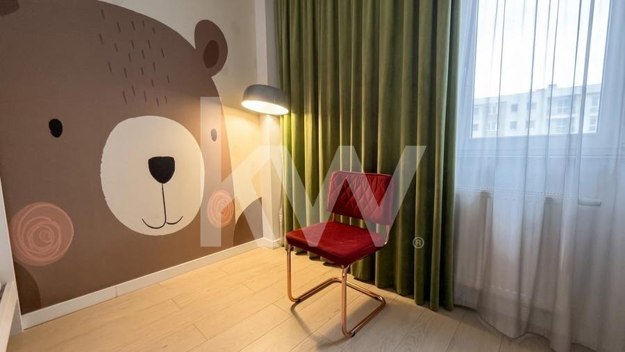 Apartament cu 4 camere decomandat, mobilat în Tractorul