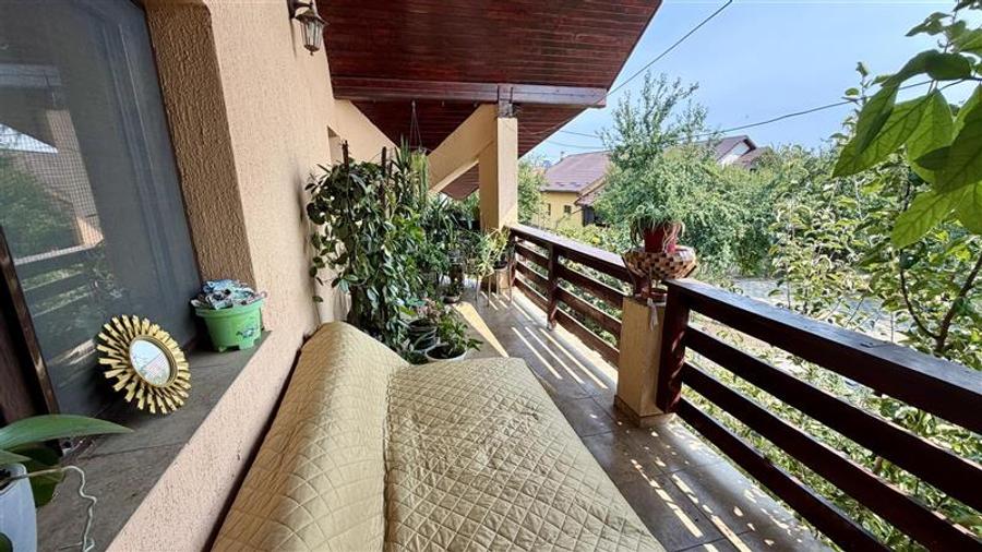 Casă cu 5 camere cu Canalizare în Aroneanu