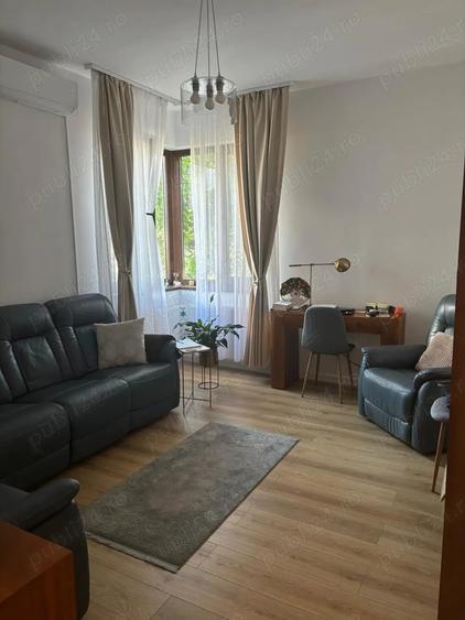 Apartament cu 3 camere semidecomandat în Armeneasca