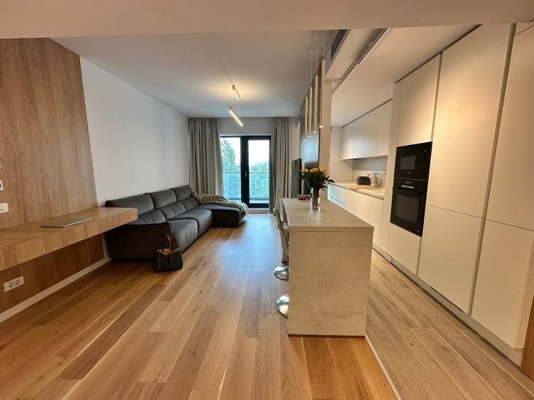 Apartament cu 2 camere semidecomandat, mobilat în Străulești