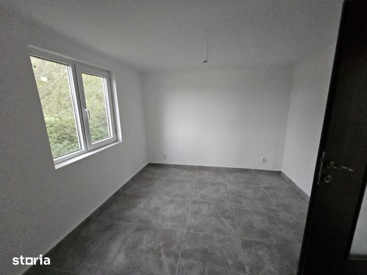 Casă cu 5 camere cu Teren 741 Mp în Dobra