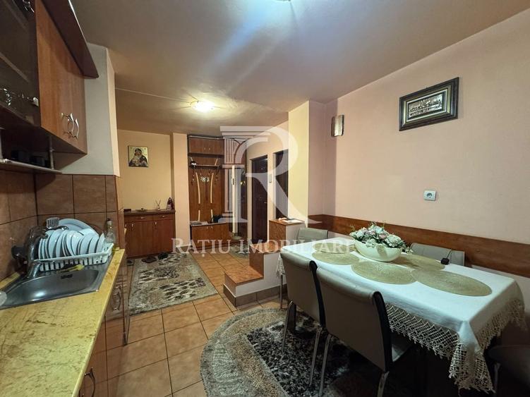 Apartament cu 3 camere decomandat, mobilat în Decebal