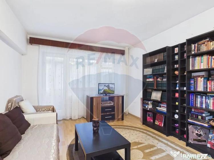 Apartament cu 3 camere decomandat în Colentina