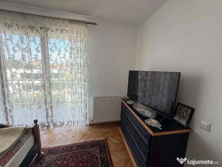 Apartament cu 3 camere semidecomandat în Andrei Mureșanu
