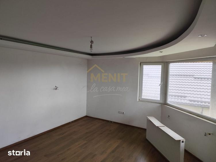 Casă cu 5 camere cu Teren 1508 Mp în Bereasca
