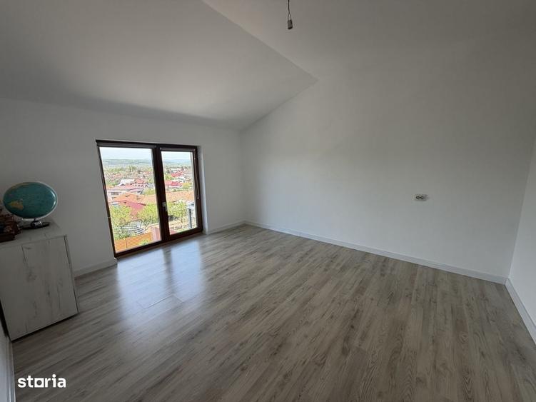 Casă cu 4 camere cu Teren 1175 Mp în Central