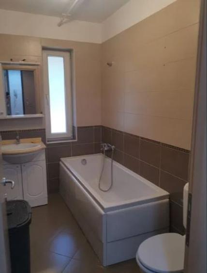Apartament cu 2 camere decomandat, mobilat în Timpuri Noi