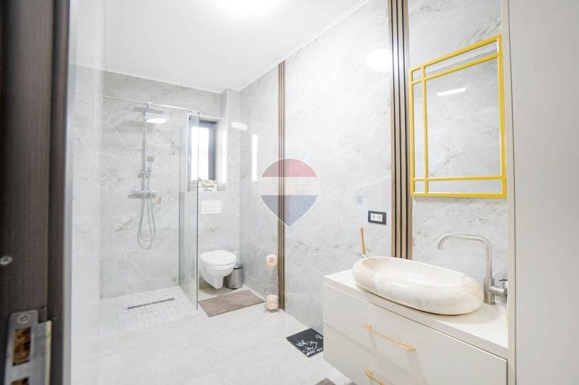 Casă individuală cu 5 camere cu Teren 400 Mp în Bunloc