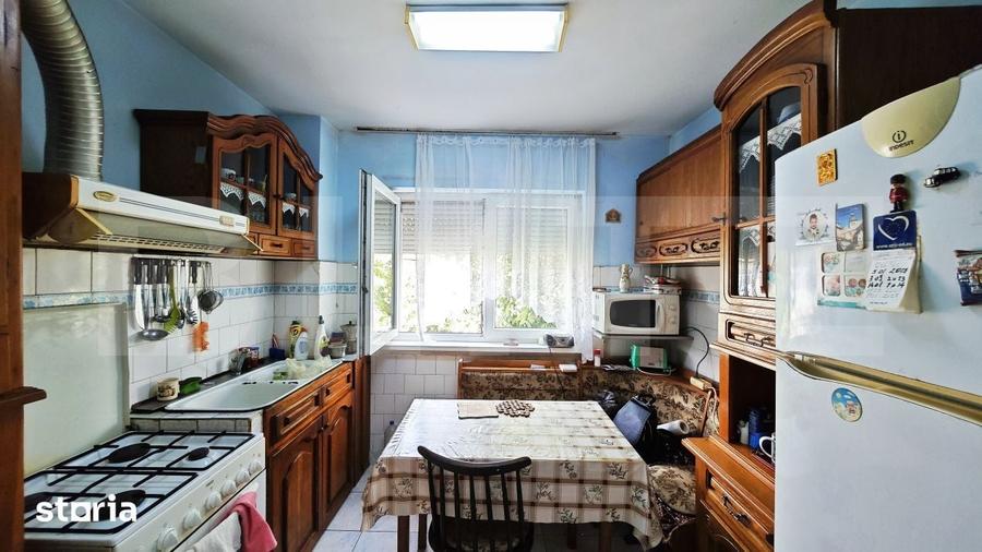 Apartament cu 3 camere decomandat în Iosia