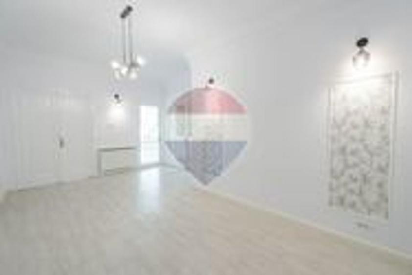Apartament de inchiriat, 137 mp, central, curte proprie - 1