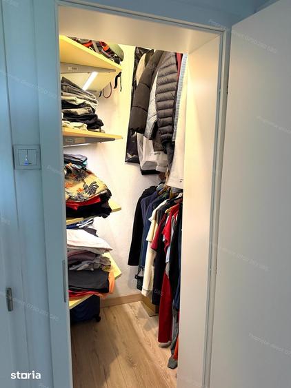 Apartament cu 3 camere decomandat în Titan