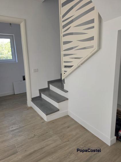 Duplex cu 4 camere cu Canalizare în Odăi