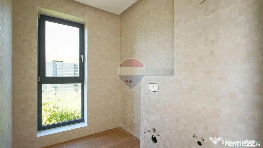 Casă cu 4 camere cu Teren 538 Mp în IAR