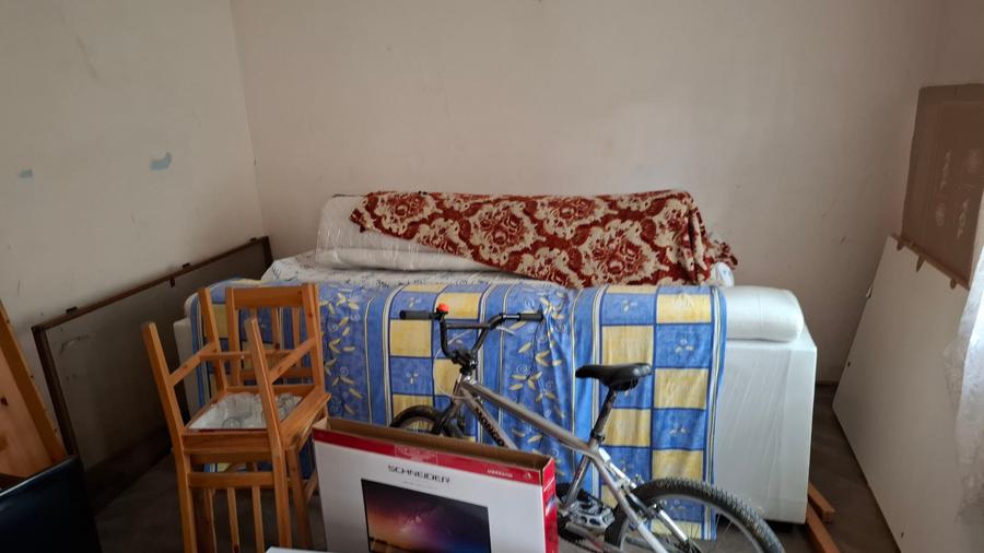 Casă individuală cu 4 camere cu Canalizare în Km 5