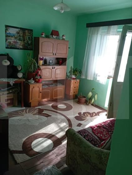 Apartament cu 3 camere decomandat, mobilat în Ozun