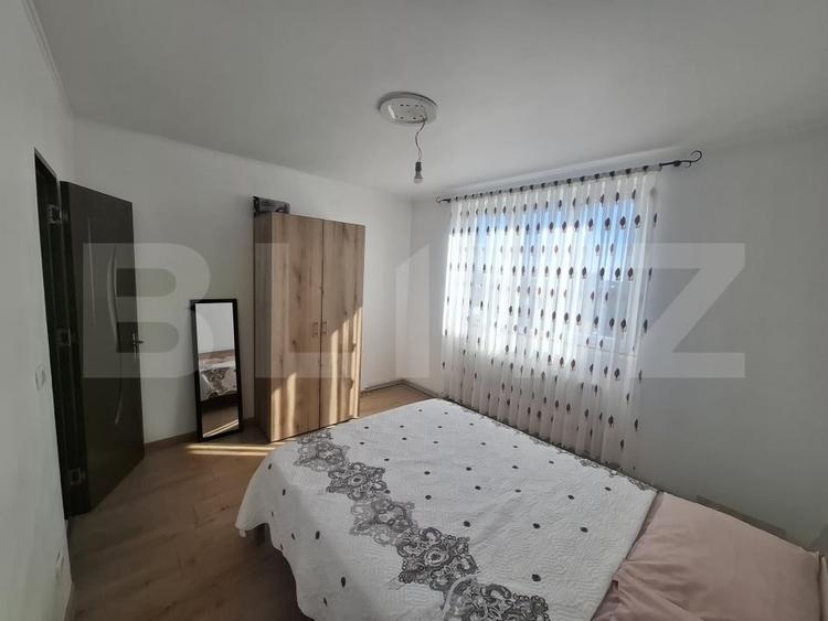 Apartament cu 3 camere semidecomandat, mobilat în Cloșca