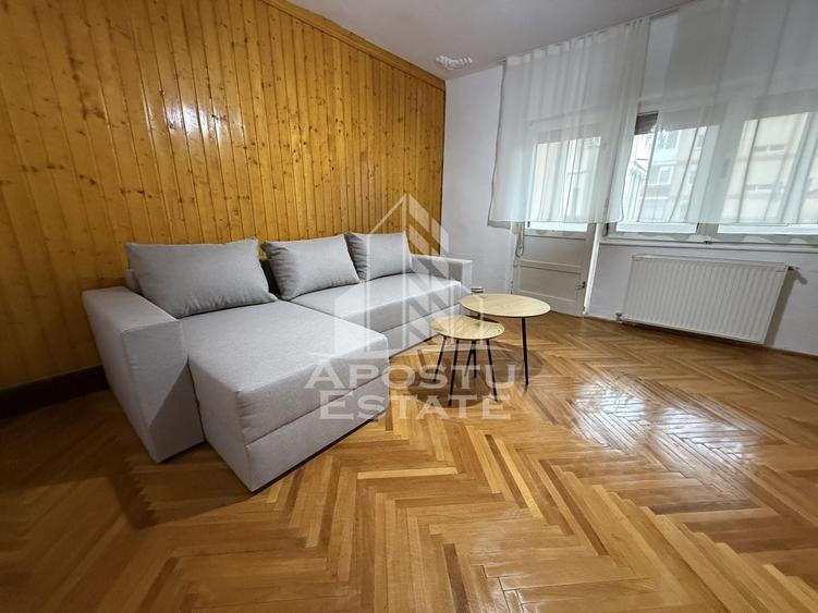 Apartament cu 3 camere decomandat, mobilat în Central