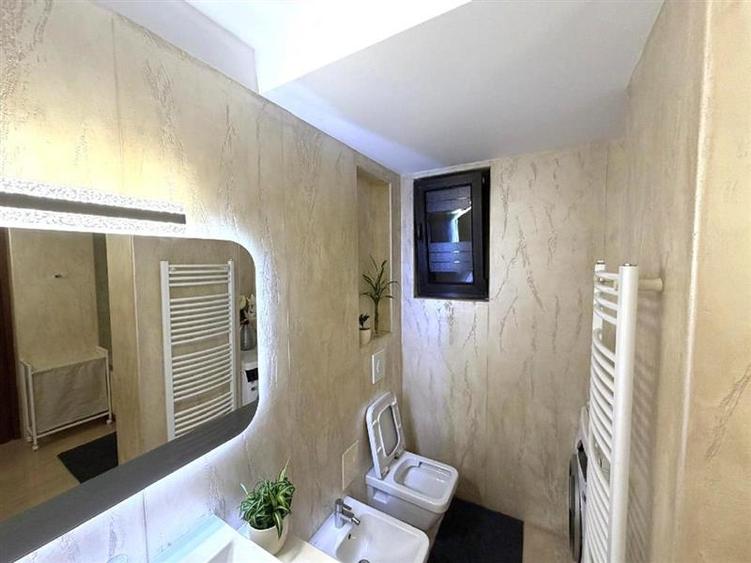 Apartament cu 3 camere decomandat în Barbu Văcărescu