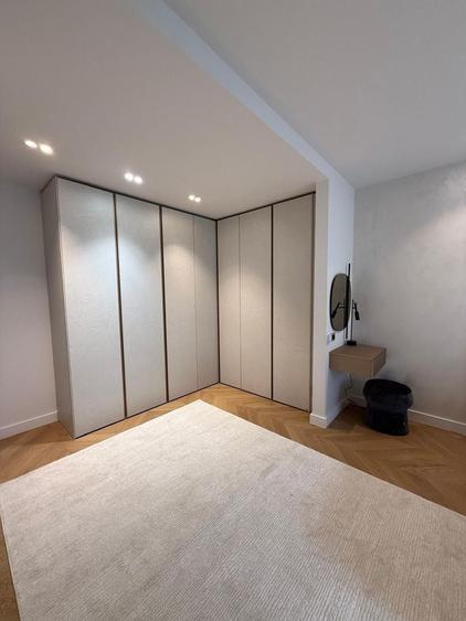 Apartament cu 4 camere în Iancu Nicolae