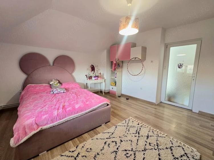 Casă cu 4 camere cu Teren 1763 Mp în Bucovina