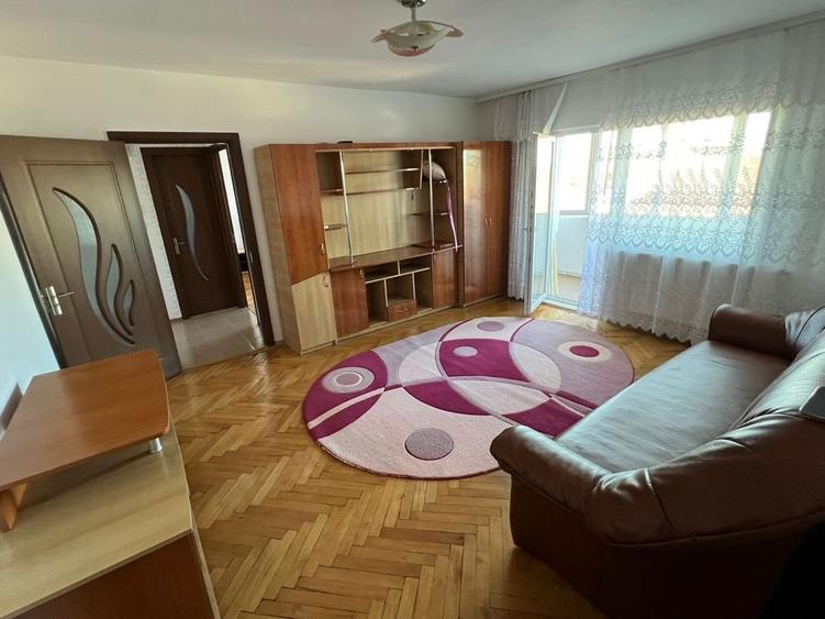 Apartament cu 2 camere semidecomandat în Spitalul Județean