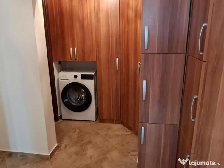 Apartament cu 3 camere decomandat în Micro 17