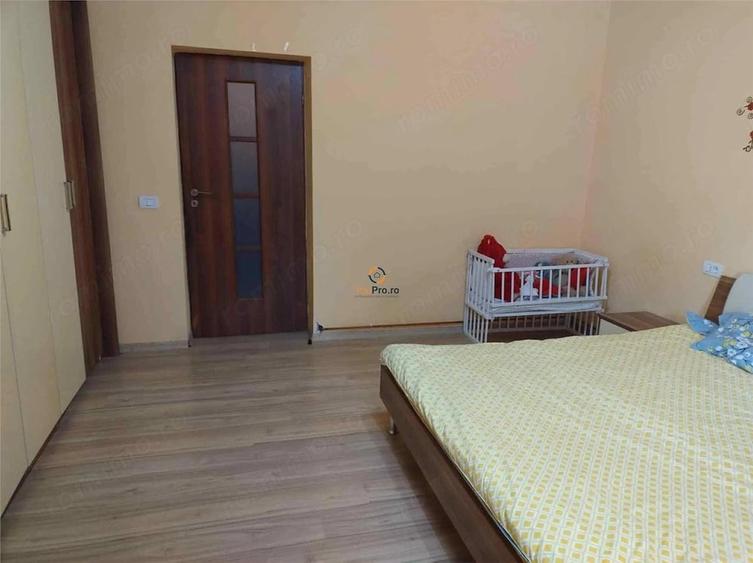 Casă cu Teren 2656 Mp în Cenei