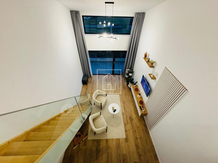 Penthouse cu 4 camere semidecomandat, mobilat în Cristian