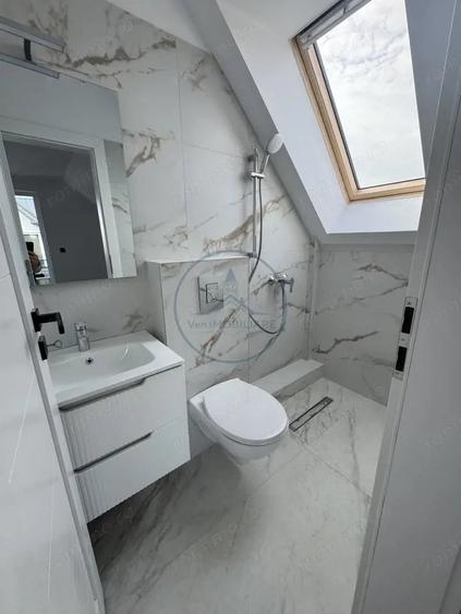 Apartament cu 3 camere semidecomandat în Central