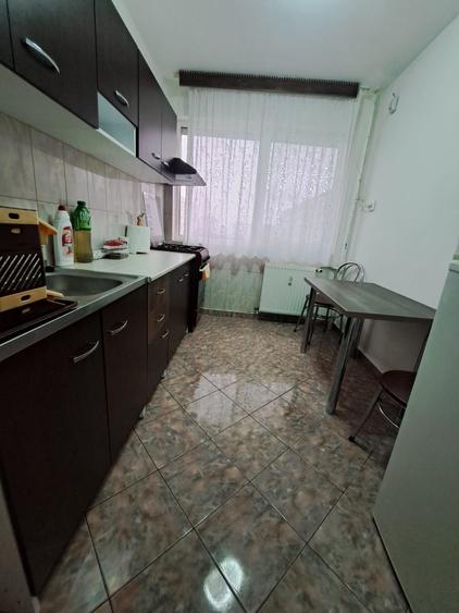 Apartament cu 2 camere semidecomandat în Dristor