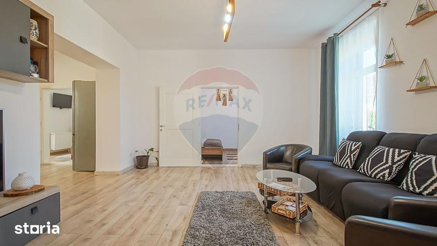 Casă cu 6 camere cu Teren 700 Mp în Ultracentral