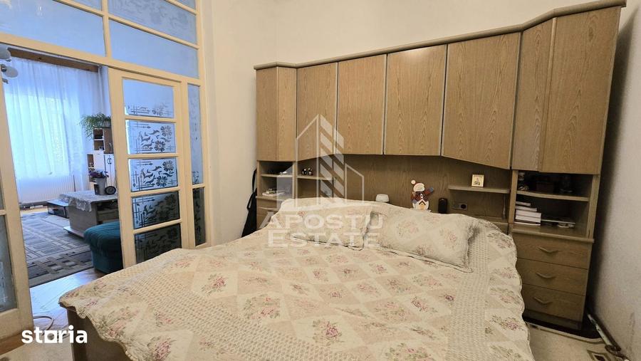 Casă cu 7 camere cu Teren 520 Mp în Elisabetin