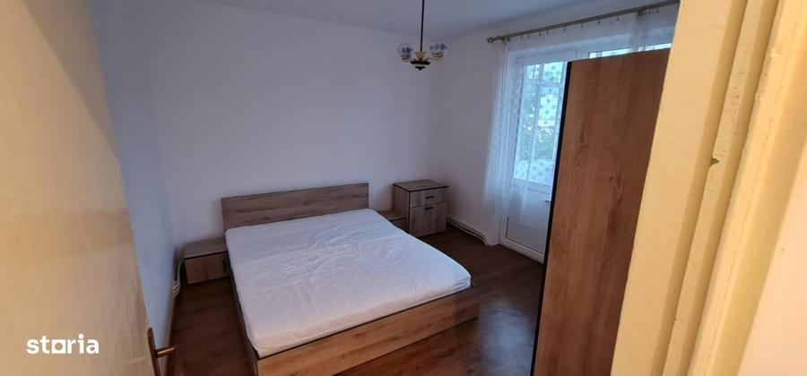 Apartament cu 2 camere semidecomandat, mobilat în Central