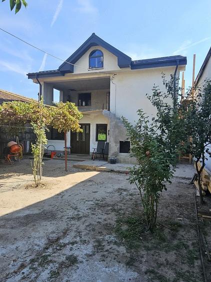 Casă cu Teren 318 Mp în Central