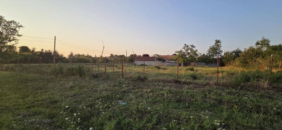 Teren Construcții intravilan de 1600 mp, în Sacoșu Turcesc