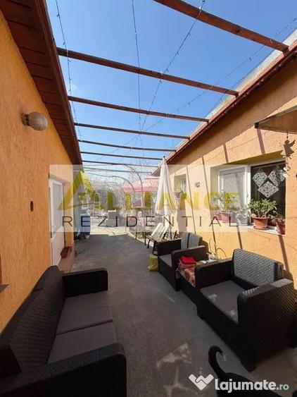 Casă cu 5 camere cu Teren 754 Mp în Cățelu