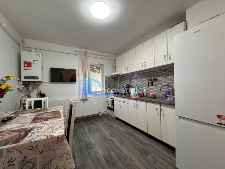 Apartament cu 2 camere semidecomandat, mobilat în Dâmbovița