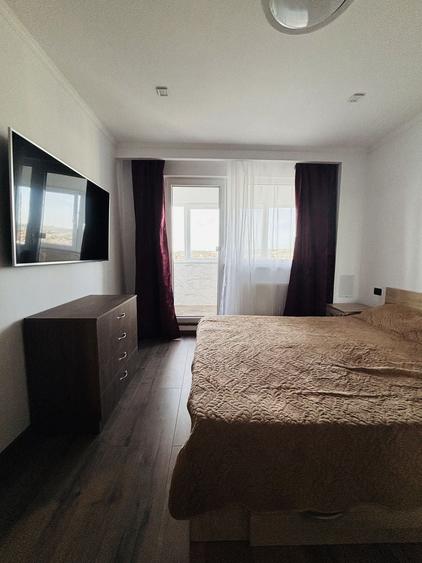 Apartament cu 3 camere decomandat, mobilat în Rogerius