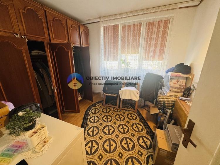 Apartament cu 3 camere decomandat în Dărmănești