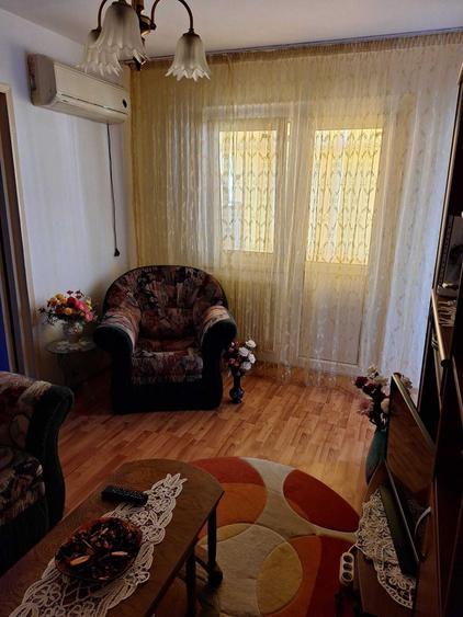 Apartament cu 2 camere semidecomandat în Exterior Vest