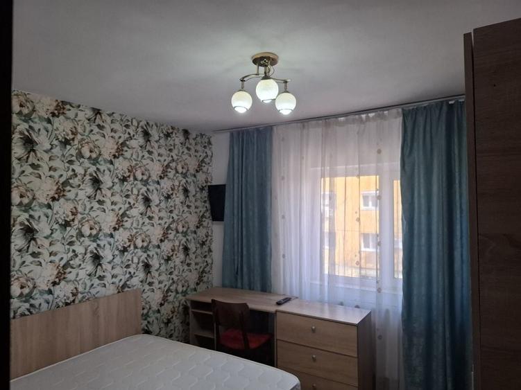 Apartament cu 2 camere decomandat în 1 Mai