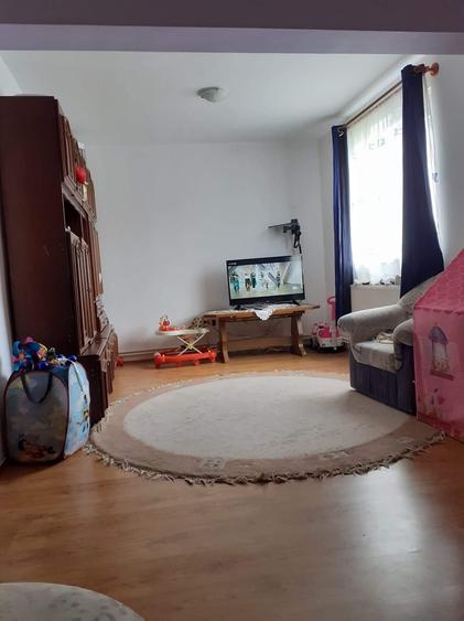 Apartament cu 3 camere în Gușterița