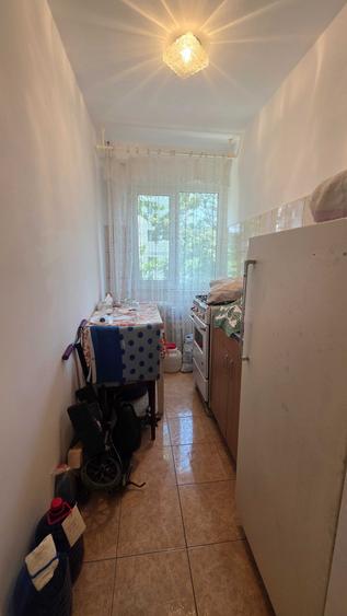 Apartament cu 2 camere semidecomandat în Km 4